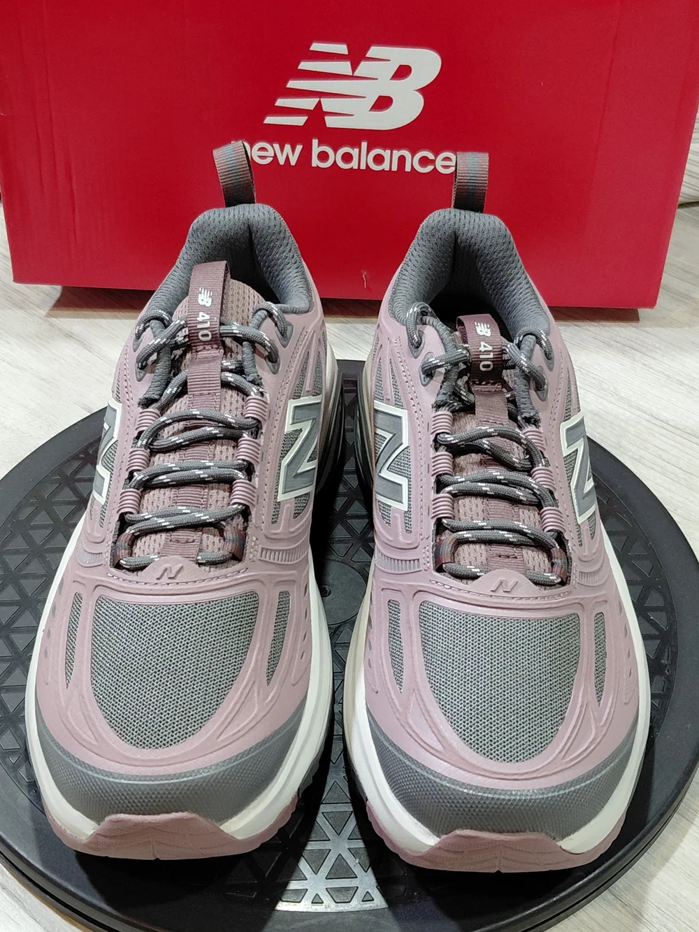 (New) New Balance Women’s Fresh Foam 410v9 Trail Running Shoes Voilet Rose W9
